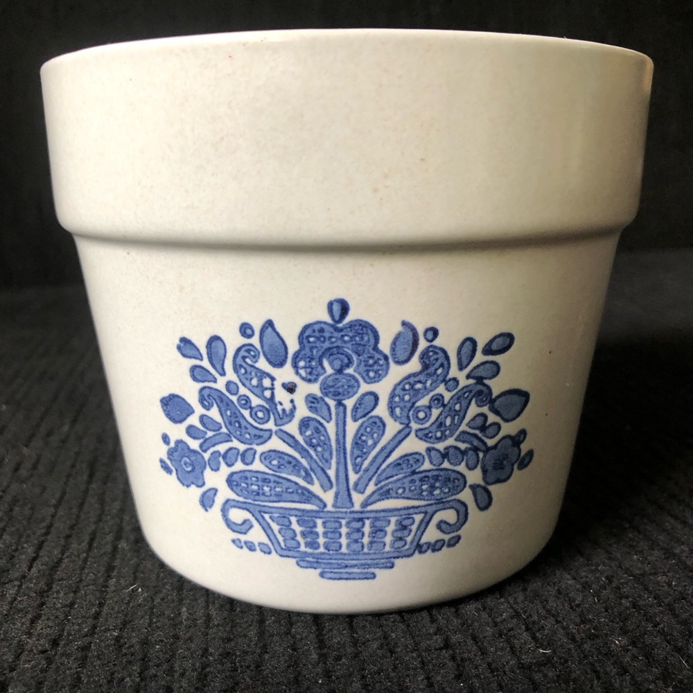11002 VTG Pfaltzgraff Yorktowne Stoneware 4” x  5” Pot Planter 1982 Blue Floral